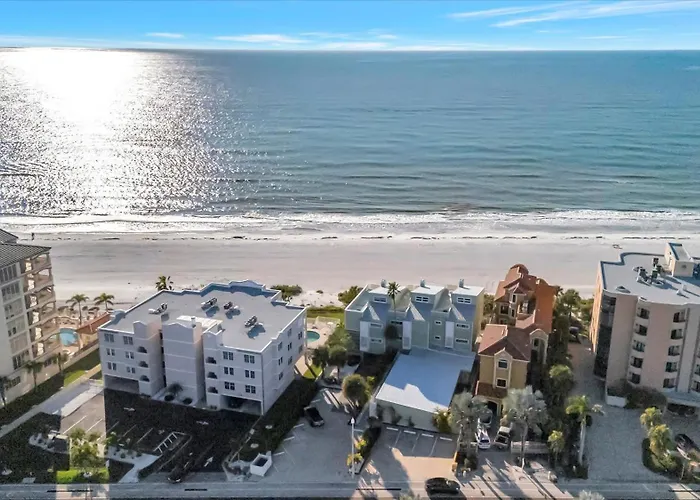 Beachfront & Ocean Views Balcony Sleeps 8