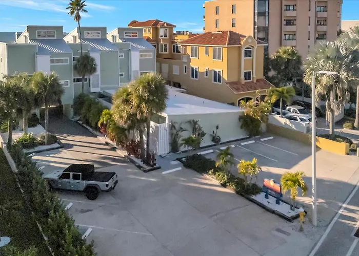 Ferienhaus Beachfront & Ocean Views Balcony Sleeps 8 *