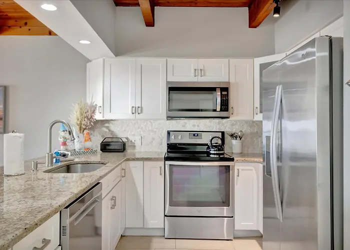 Beachfront & Ocean Views Balcony Sleeps 8 Ferienhaus