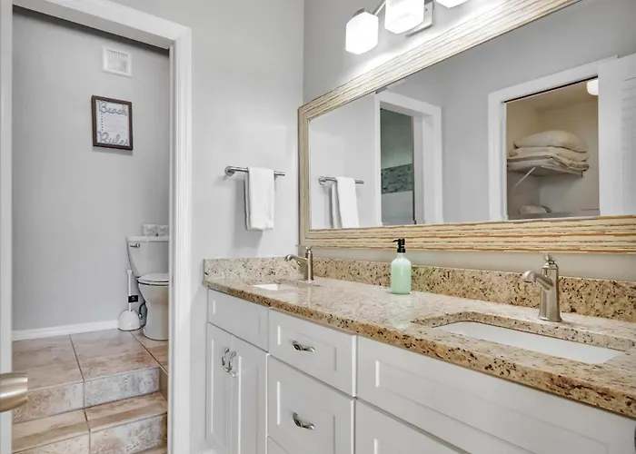 Beachfront & Ocean Views Balcony Sleeps 8 * Clearwater Beach