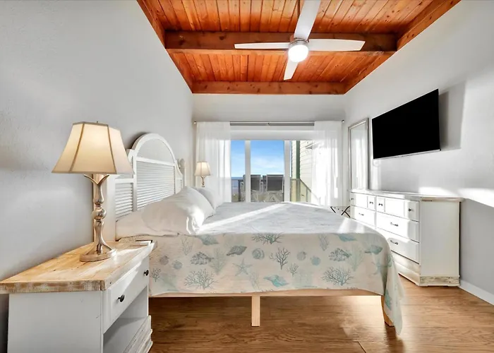 Beachfront & Ocean Views Balcony Sleeps 8 Clearwater Beach