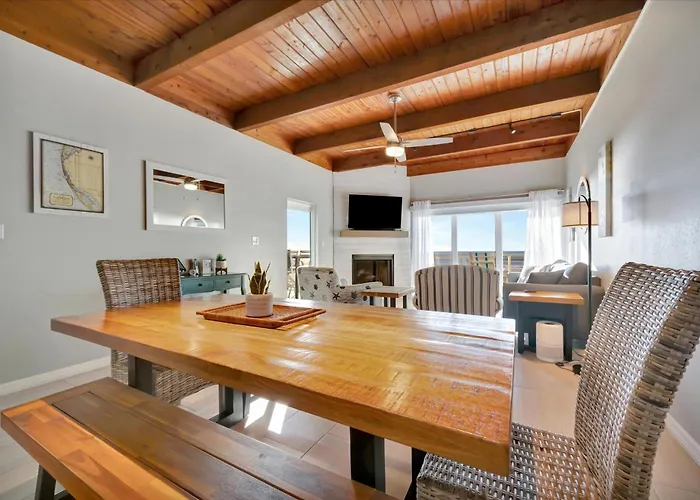 Beachfront & Ocean Views Balcony Sleeps 8 Ferienhaus *